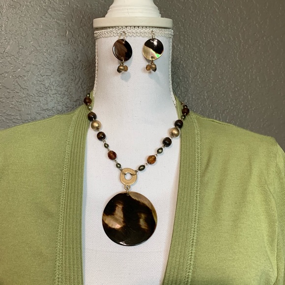 Necklace and earrings - Picture 3 of 4